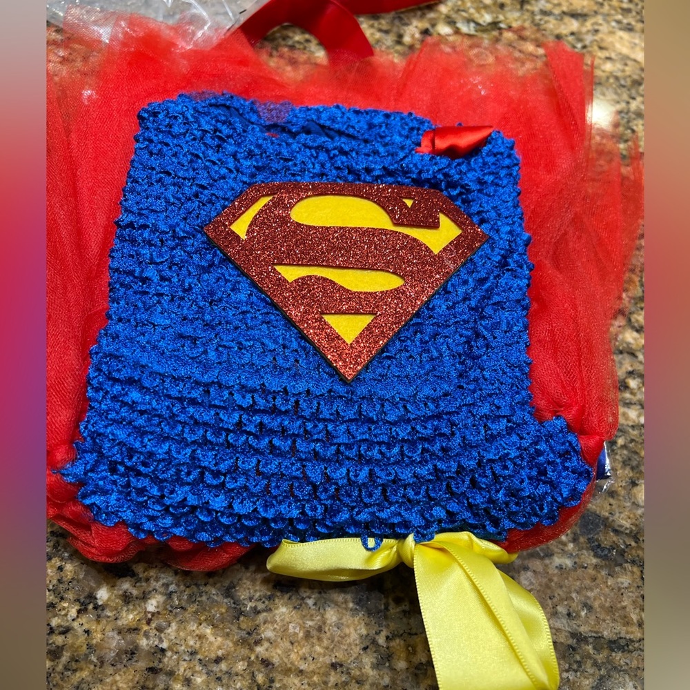 SUPER GIRL COSTUMES AGE 4